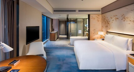 Hilton Quanzhou Riverside Room Type - KING DELUXE RIVERVIEW ROOM