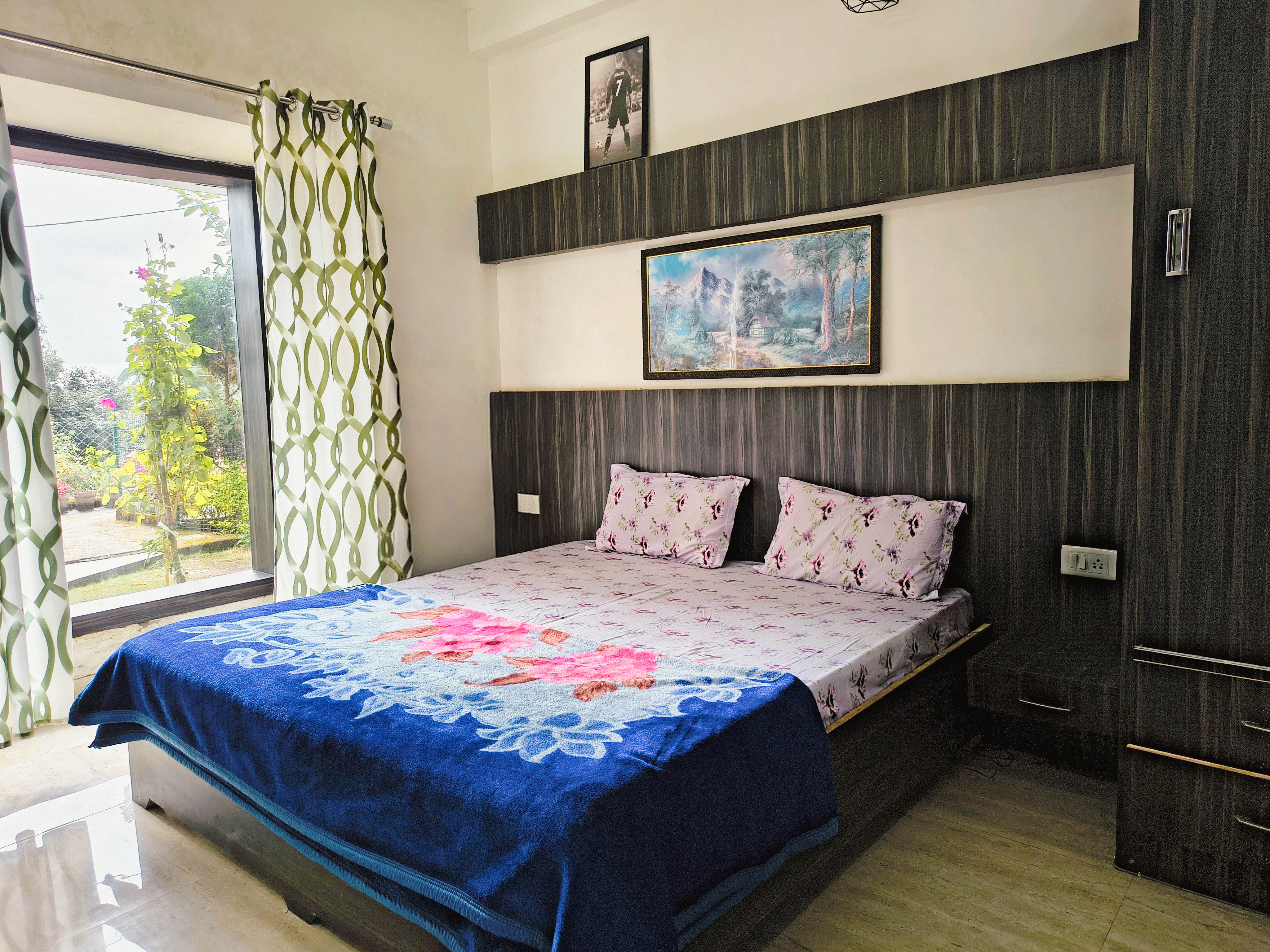 Rosemarry 1 Room Stay in Bhowali by Homeyhuts - Tap to explore photos