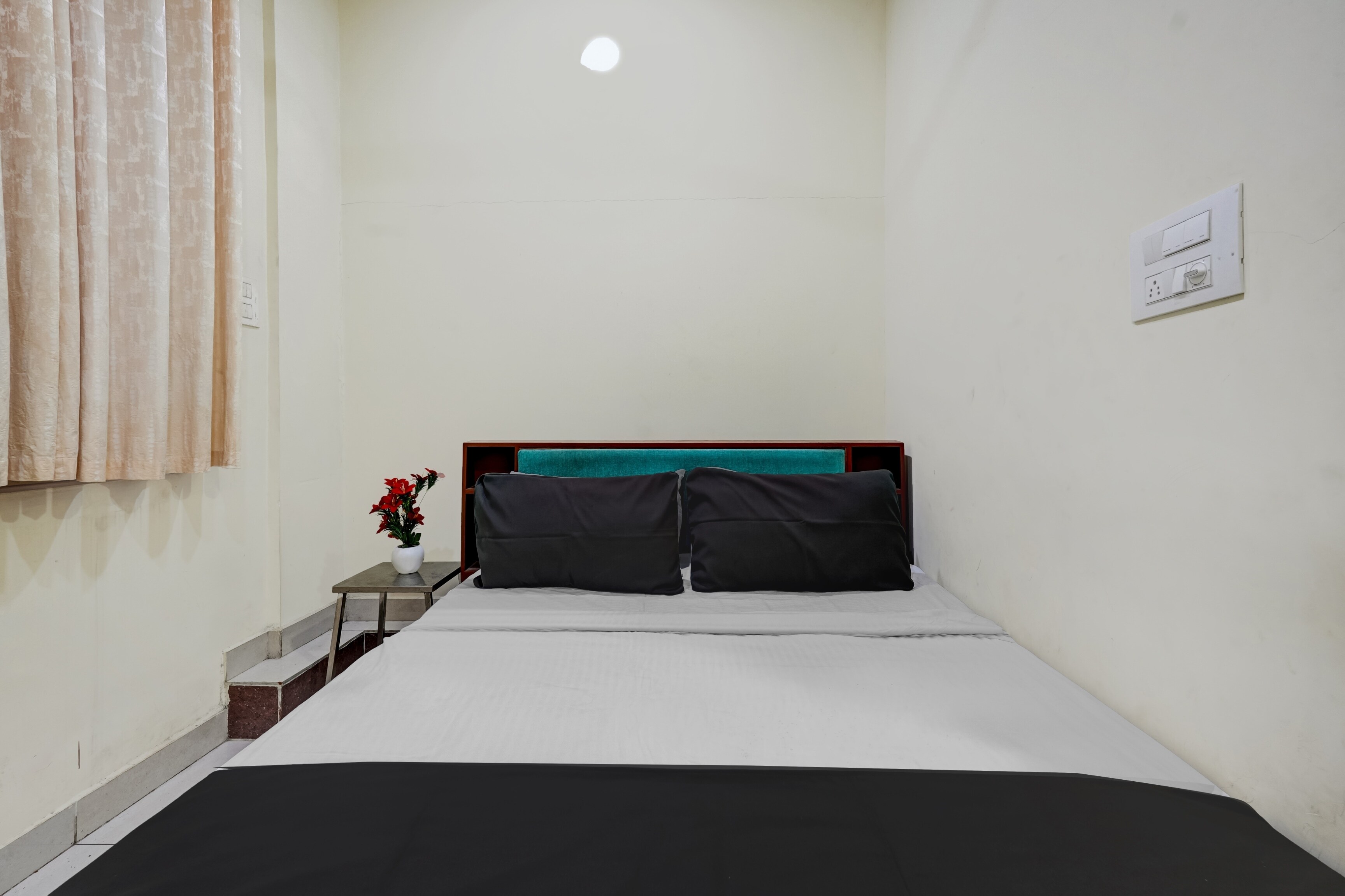SPOT ON CHAMUNDESHWARI COMFORT - Tap to explore photos