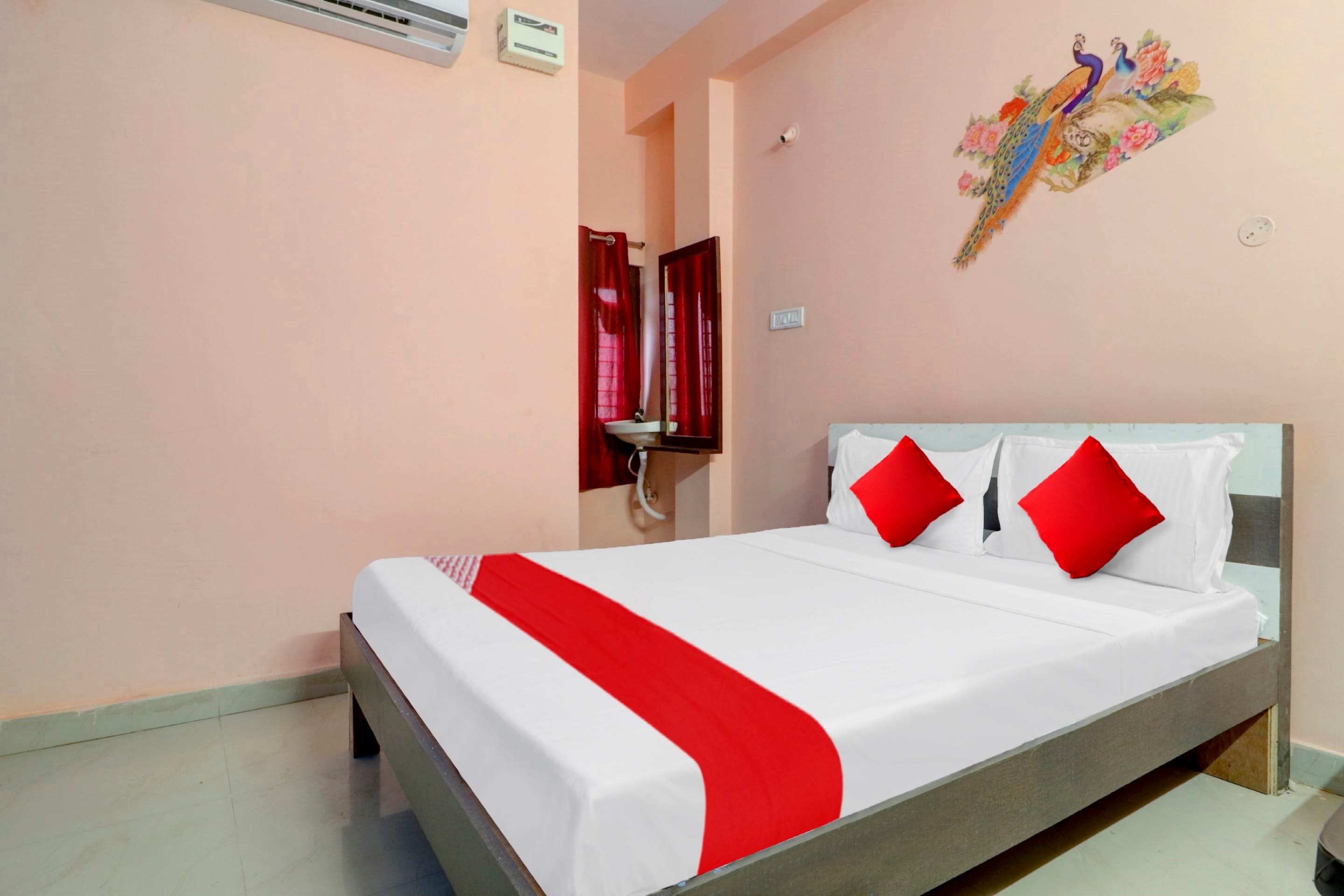 Hotel O POP Tirumala Lodge - Tap to explore photos