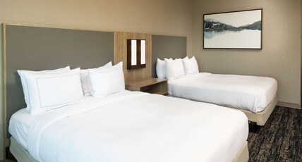 Hilton Asheville Biltmore Park Room Type - 2Q MAIN STREET OR RIVER VW