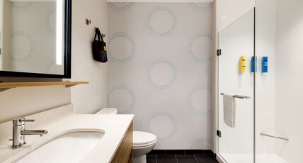Tru By Hilton Ogden, UT Room Type - 1 KING HEARING ACCESSIBLE