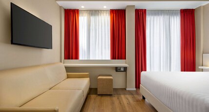 Wyndham Garden Florence Room Type - 1 Queen Bed and 1 Sofa Bed room, Standard, Non-Smoking Wyndham Garden Florence Room Type - 1 Queen Bed and 1 Sofa Bed room, Standard, Non-Smoking