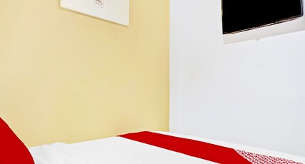 Hotel O Point Hostel Room Type - Saver Double