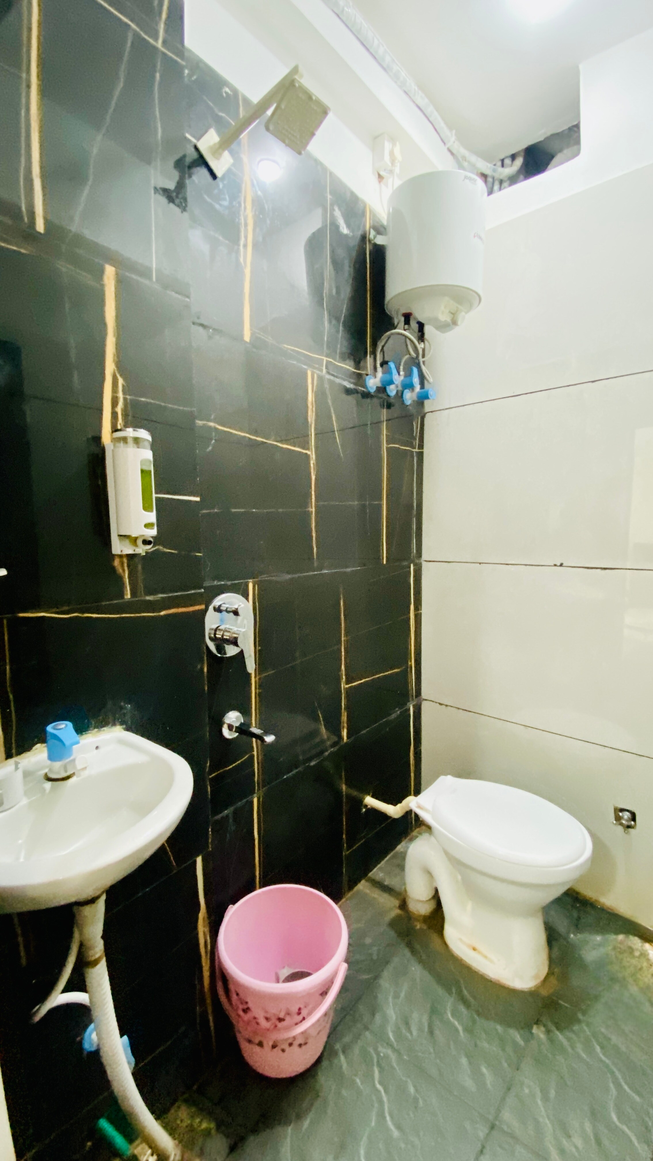 Hotel Shivay Palace Ujjain - Tap to explore photos