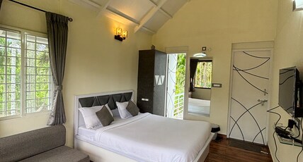 SiriVasa Homestay Room Type - Standard AC Room