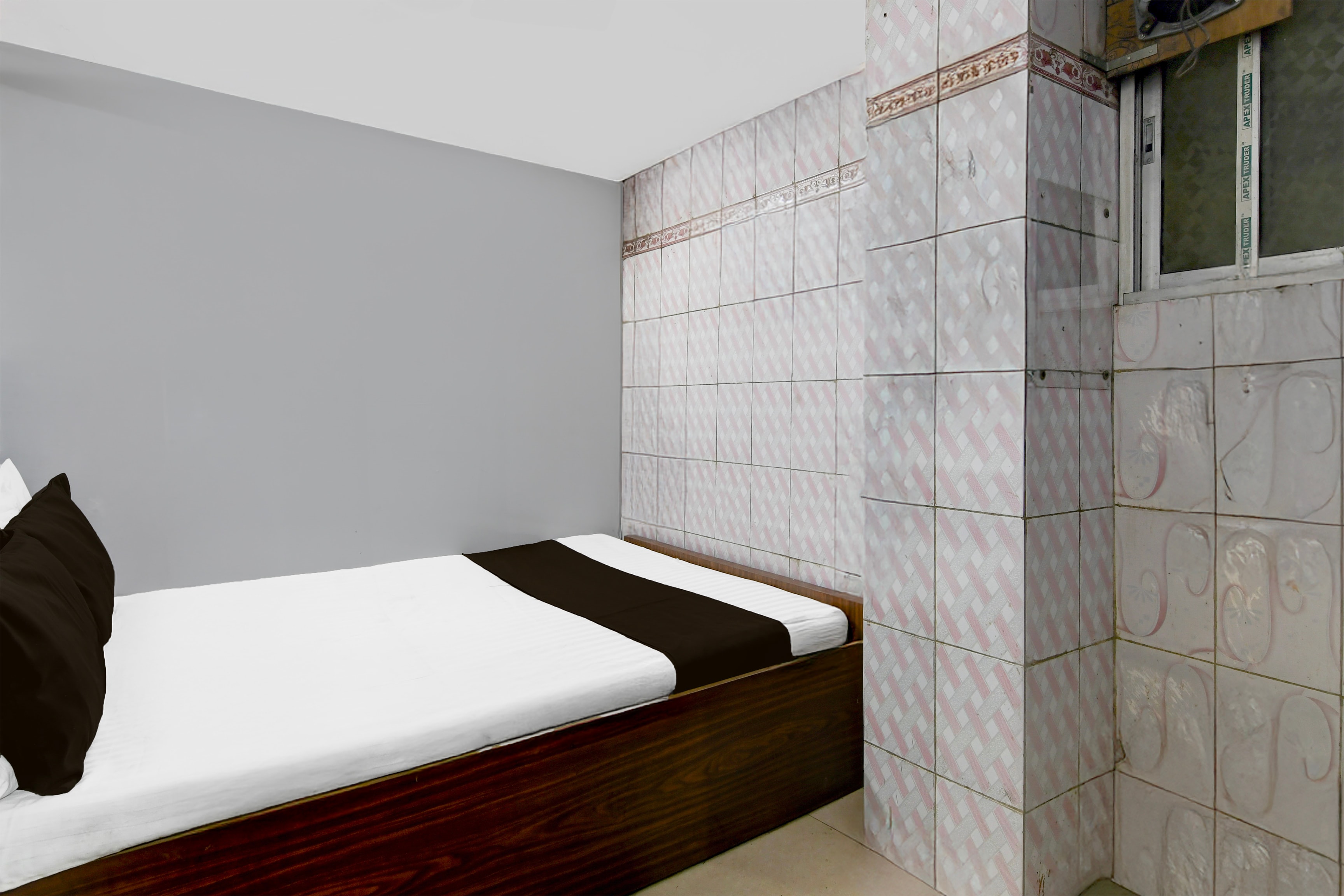Spot ON Asad Guest House - Tap to explore photos
