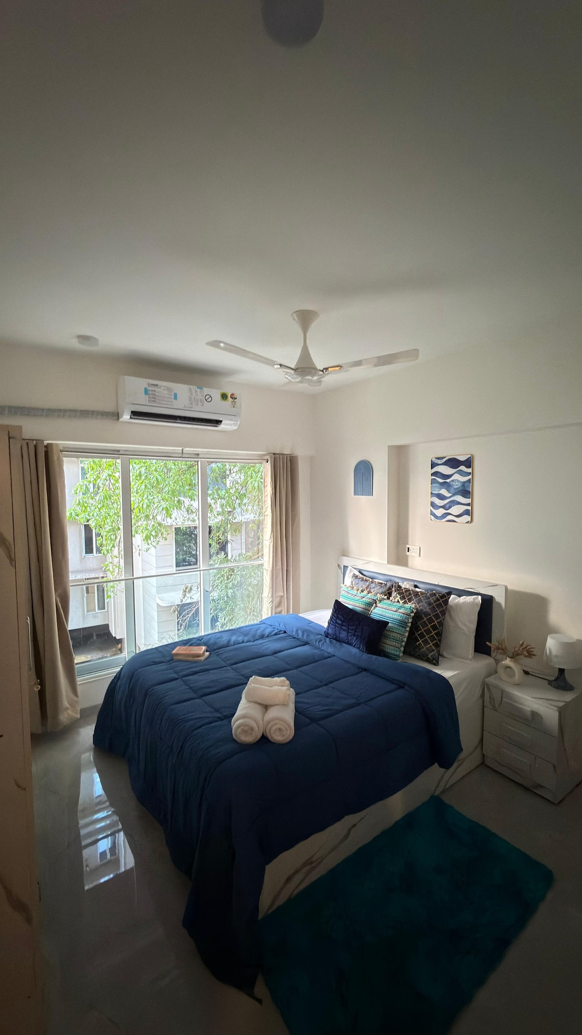 Earthen Escape 2BHK near BKC Gym Access - Tap to explore photos
