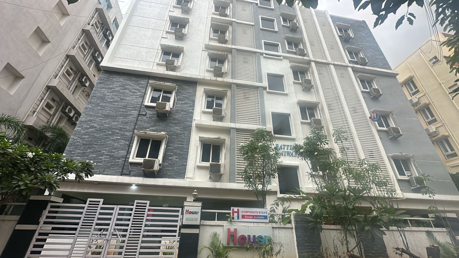 Housr 50 Kondapur Near Cyber Tower - Tap to explore photos