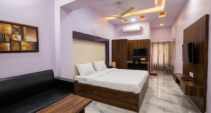 Hotel Rawat Room Type - Royal Super Deluxe Room Hotel Rawat Room Type - Royal Super Deluxe Room