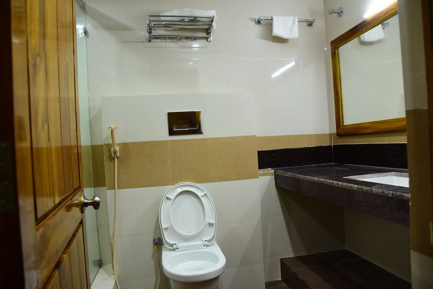 Hotel chembiyan - Tap to explore photos