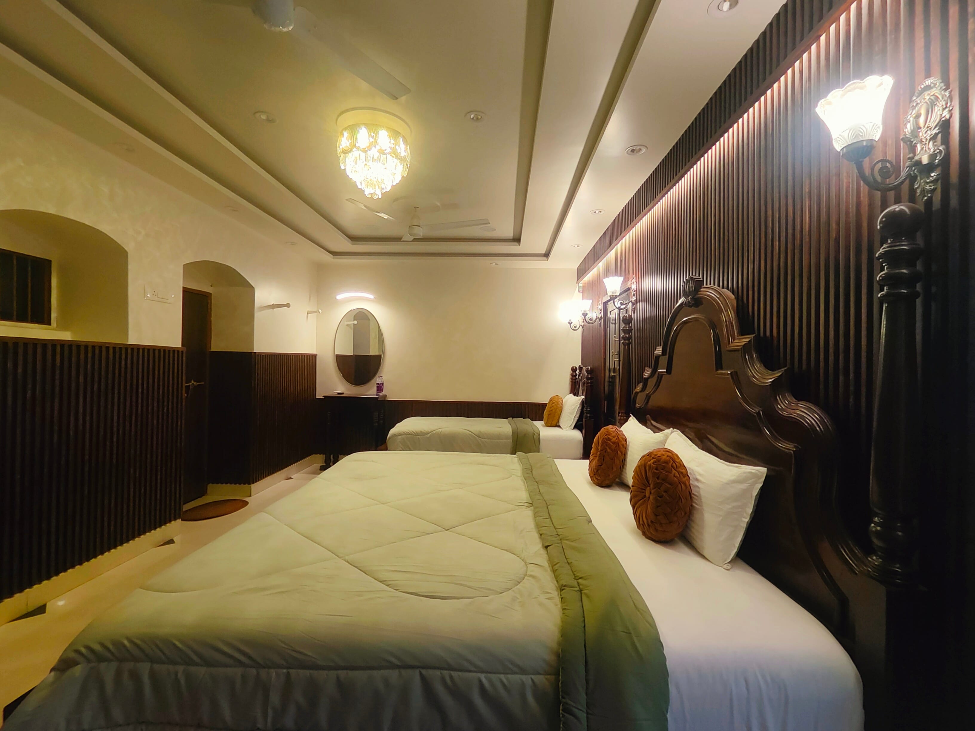 Shree Jyotirlinga Heritage Inn, Kolhapur - Tap to explore photos