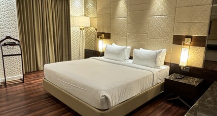 Cenneys Gateway - Pride of Salem Room Type - Suite