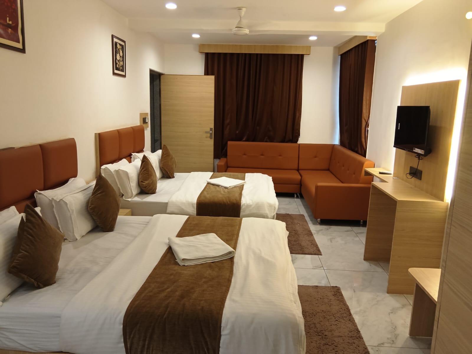 Hotel Grand Nilgiri AC Rooms - Tap to explore photos