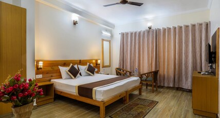 Springwood Inn Near Kainchi Dhaam 8kms Room Type - Deluxe Room with Balcony