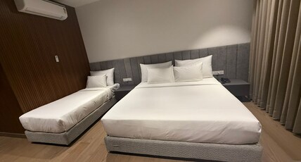 Assembly By The Democracy Room Type - Luxury Triple Room