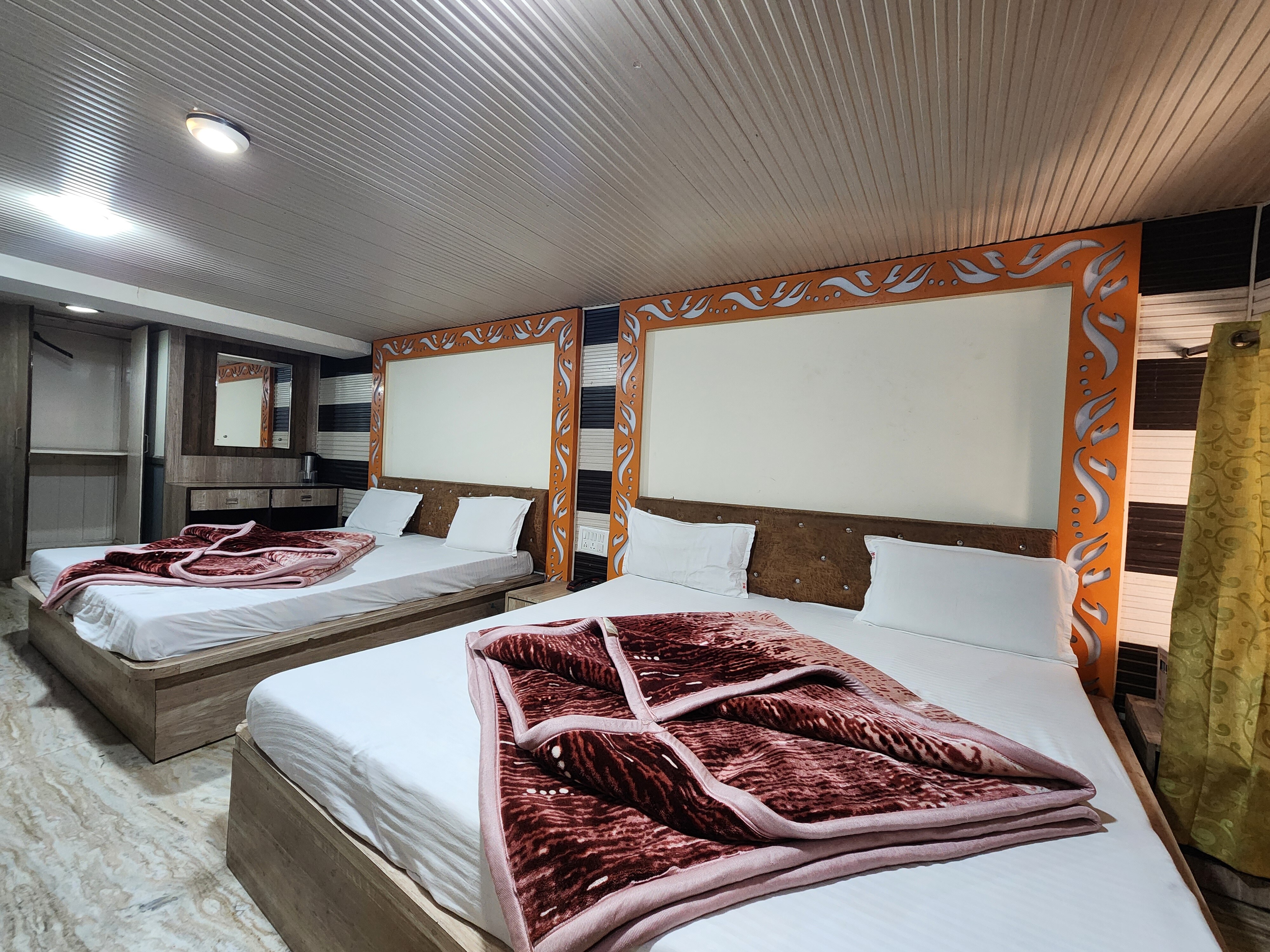 Hotel Maa Residency Lodge - Tap to explore photos