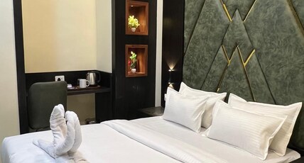 Hotel Sky Line Suite Room Type - Deluxe Room with Air Conditioning