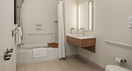 Staybridge Suites Minneapolis-Maple Grove Room Type - 1 Queen 1 Bedroom Suite Mobil Access Tub