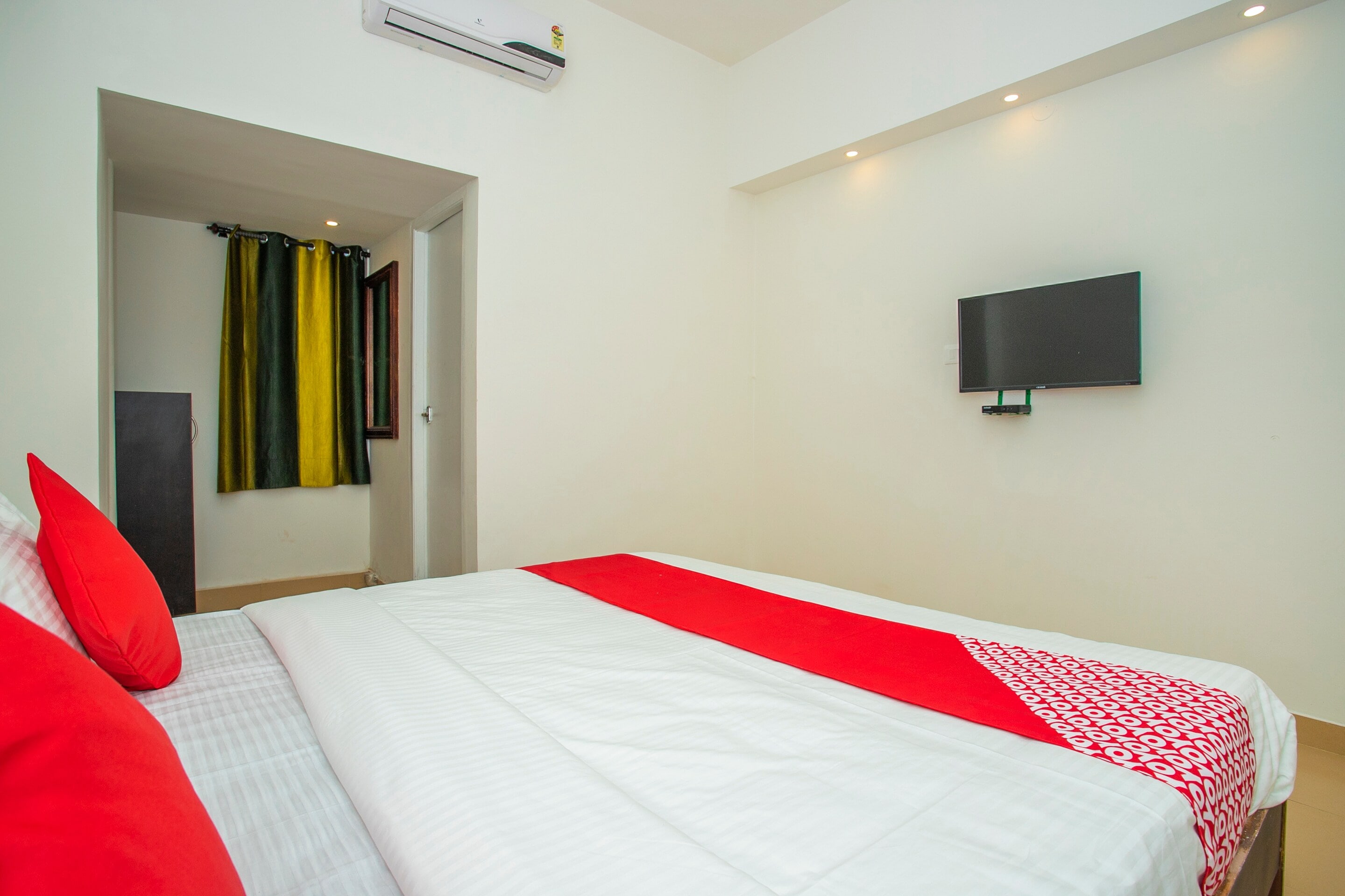 Hotel O Shree AMM Residency - Tap to explore photos