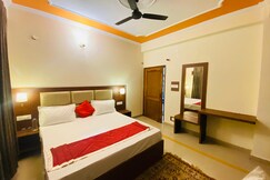 Kasauli Pinegroove Inn | Rooms & Caretaker