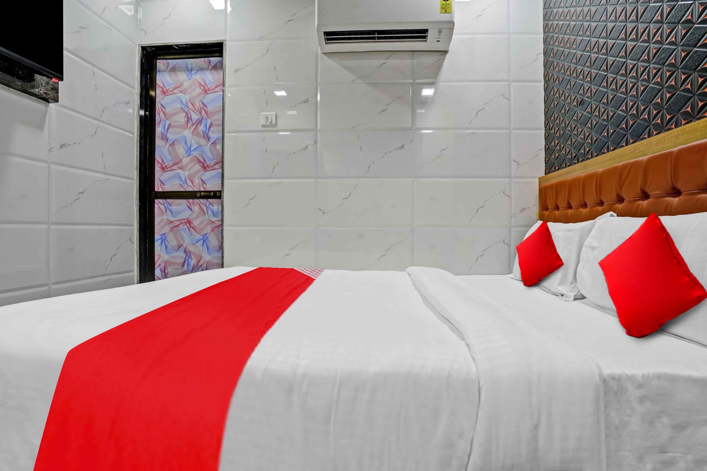 Hotel O Chembur Residency - Tap to explore photos