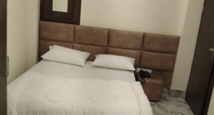 Hotel Kapil Royal Inn Room Type - Deluxe Room