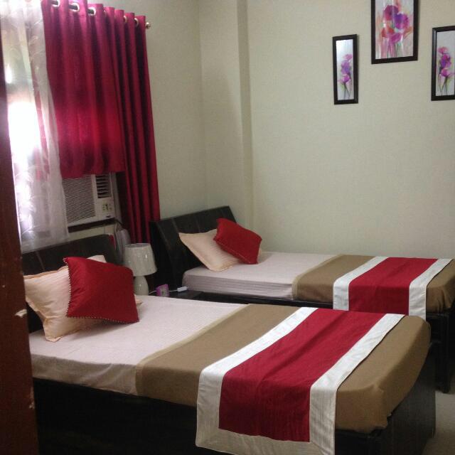 Hotel Tavern - Tap to explore photos