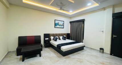 Hotel Blue Star Room Type - SUPER DELUXE AC ROOM