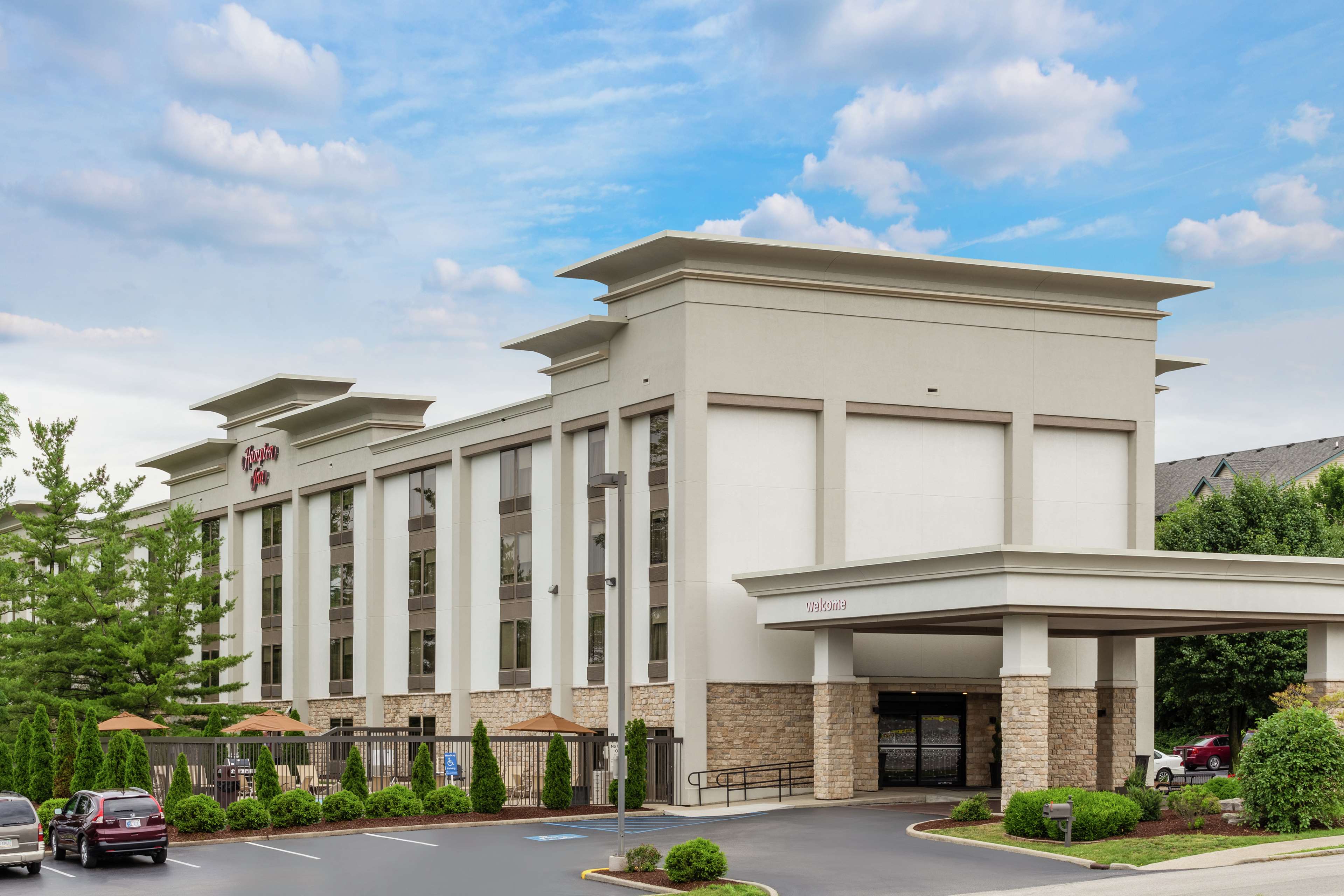 Hampton Inn Bloomington - Tap to explore photos