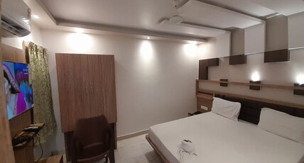 Hotel Renaissance Inn Room Type - Suite Room