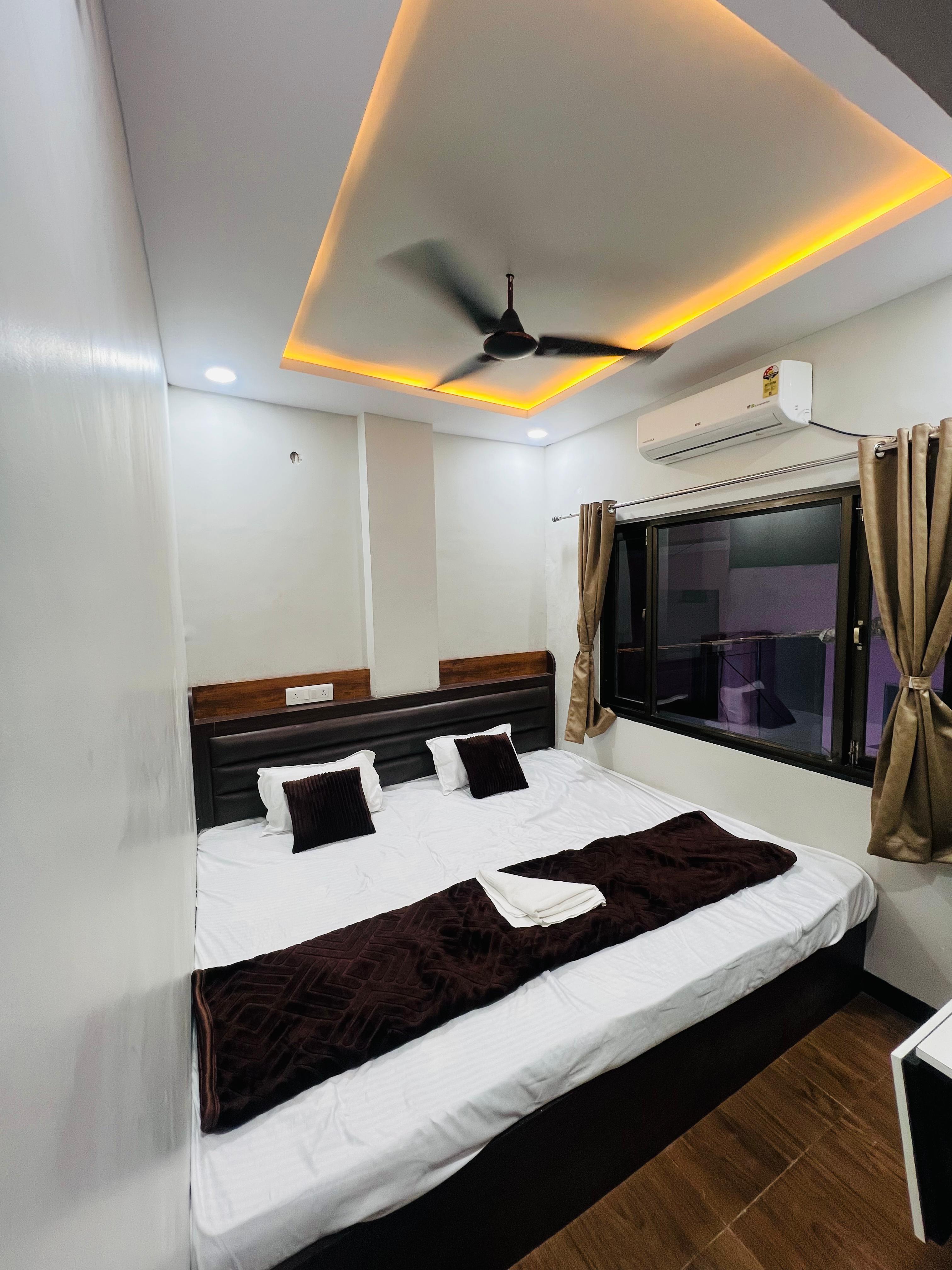 Hotel Jamuna Shree - Tap to explore photos