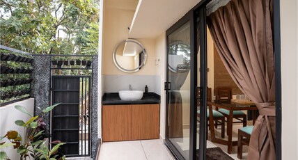 TJ Vista Living Room Type - Courtyard Suite TJ Vista Living Room Type - Courtyard Suite