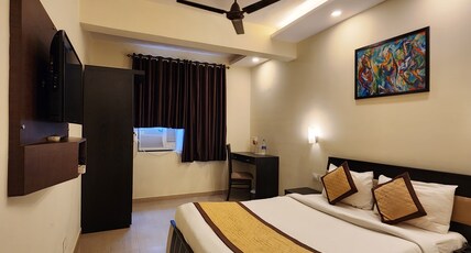All Seasons Guest House | Rooms & Dorms Room Type - Deluxe AC Room