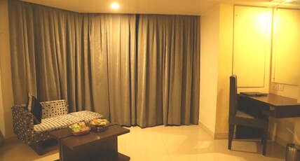 HOTEL THE ELEMENTS Room Type - Deluxe Room King Bed