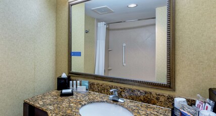 Hampton Inn & Suites Ft. Pierce Room Type - 2 QUEEN BEDS NONSMOKING