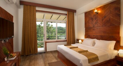 Karlad Lake Resort Room Type - Honeymoon  Suite - Lake View