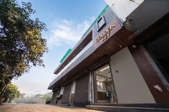 Golden Key Rohini Near Rohini Sec 18-19 Metro