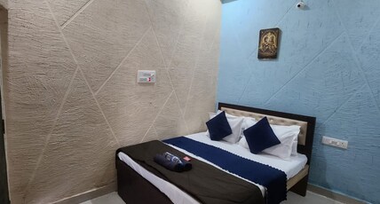 Anaya Guest House & Restaurant Room Type - DELUXE AC ROOM