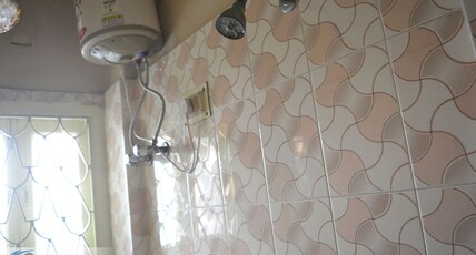 Swaran Stay Room Type - AC DELUXE ROOM