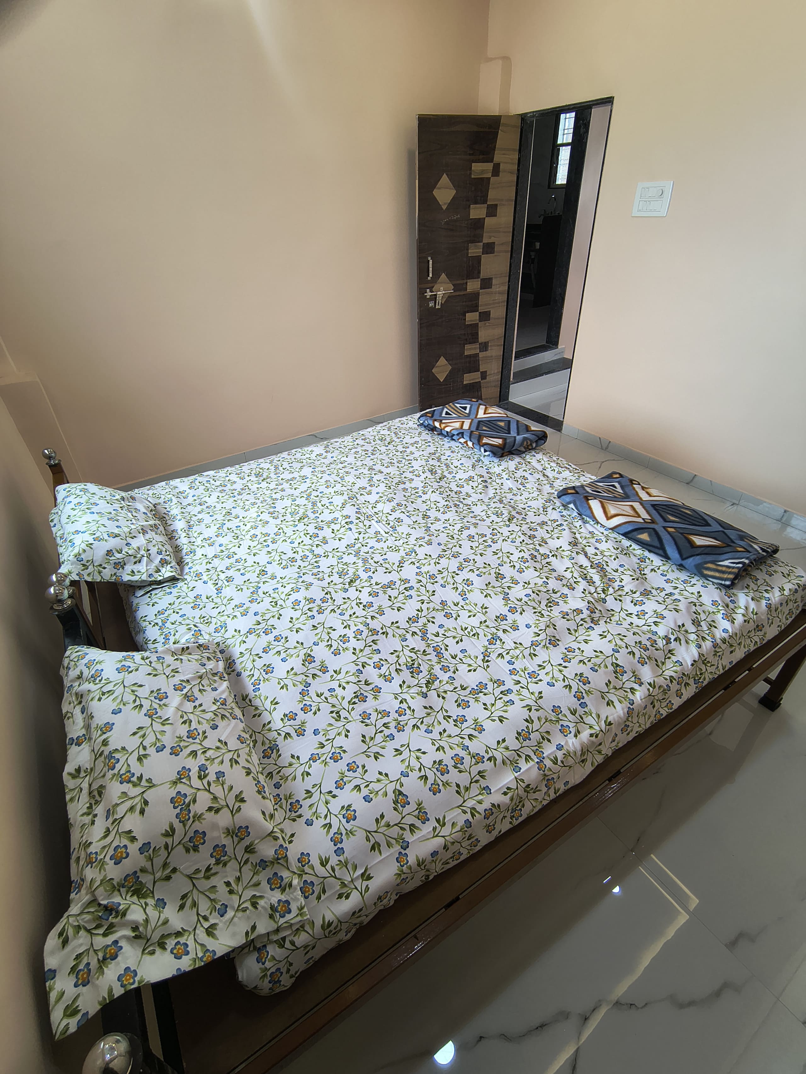 1B Brahmachaitanya Homestay Nr Railway Station - Tap to explore photos