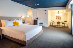 DoubleTree by Hilton St. John's Harbourview