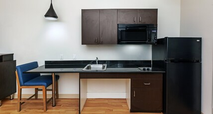 Candlewood Suites MUSKOGEE, an IHG hotel Room Type - 1 King Bed Studio Suite Comm Accessible