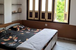 Bhartiya Guest House