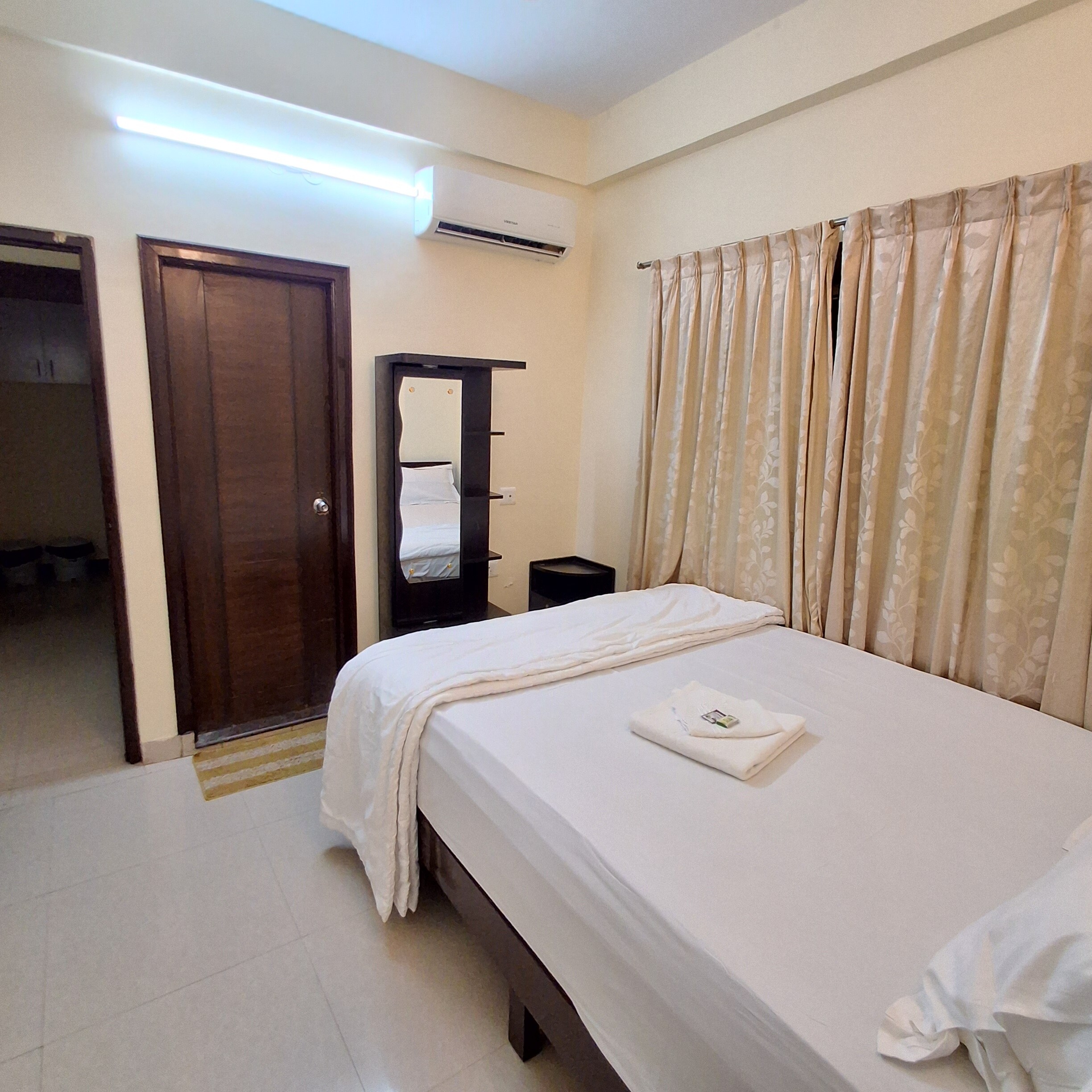 Oxemate Service Apartment - Suites - Tap to explore photos