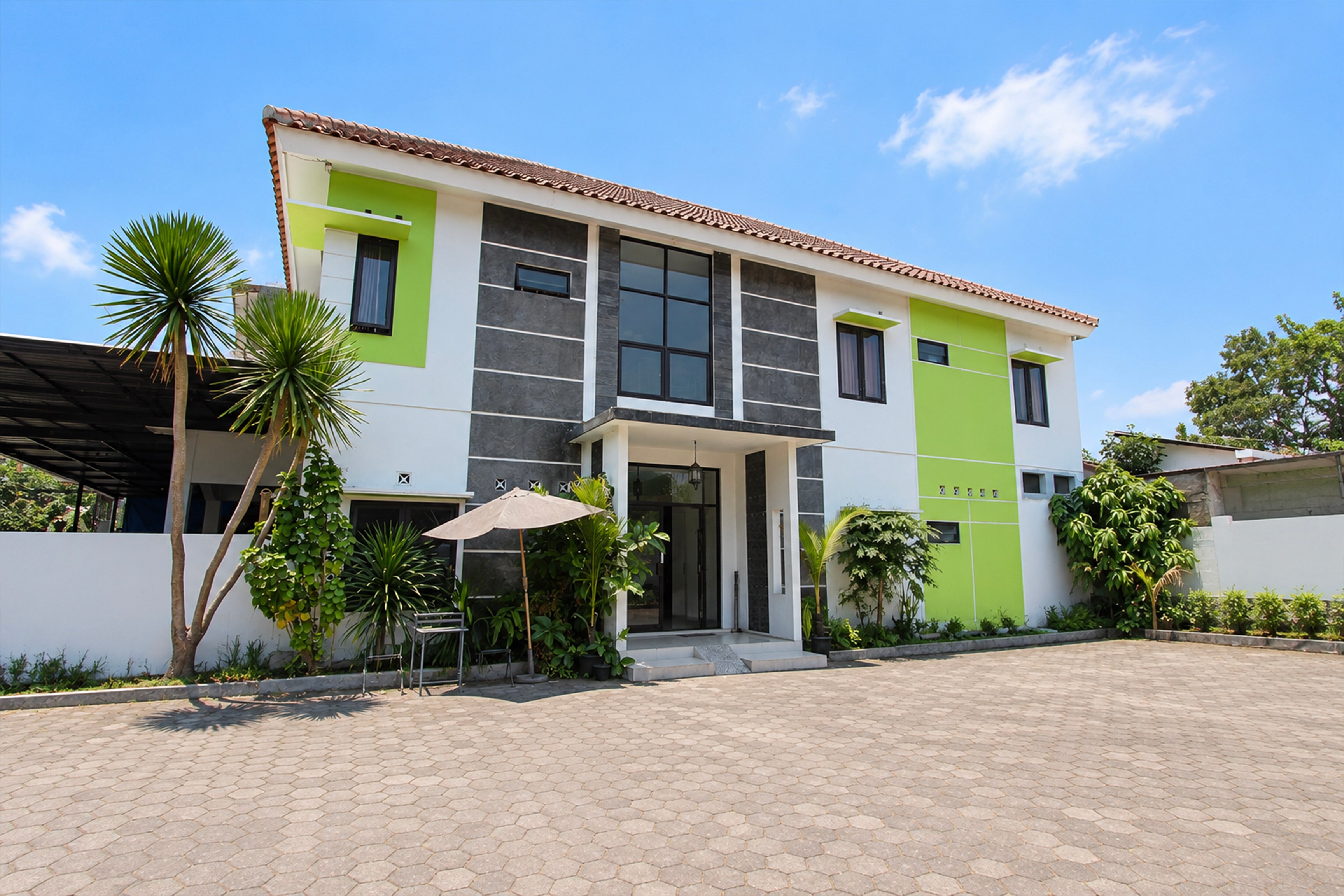 Hotel O near Monumen Jogja Kembali formerly Greenhouse Exclusive Kost Tegalwaras - Tap to explore photos