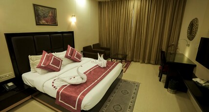 Chandra Imperial Room Type - Executive Premium Room with Work Desk