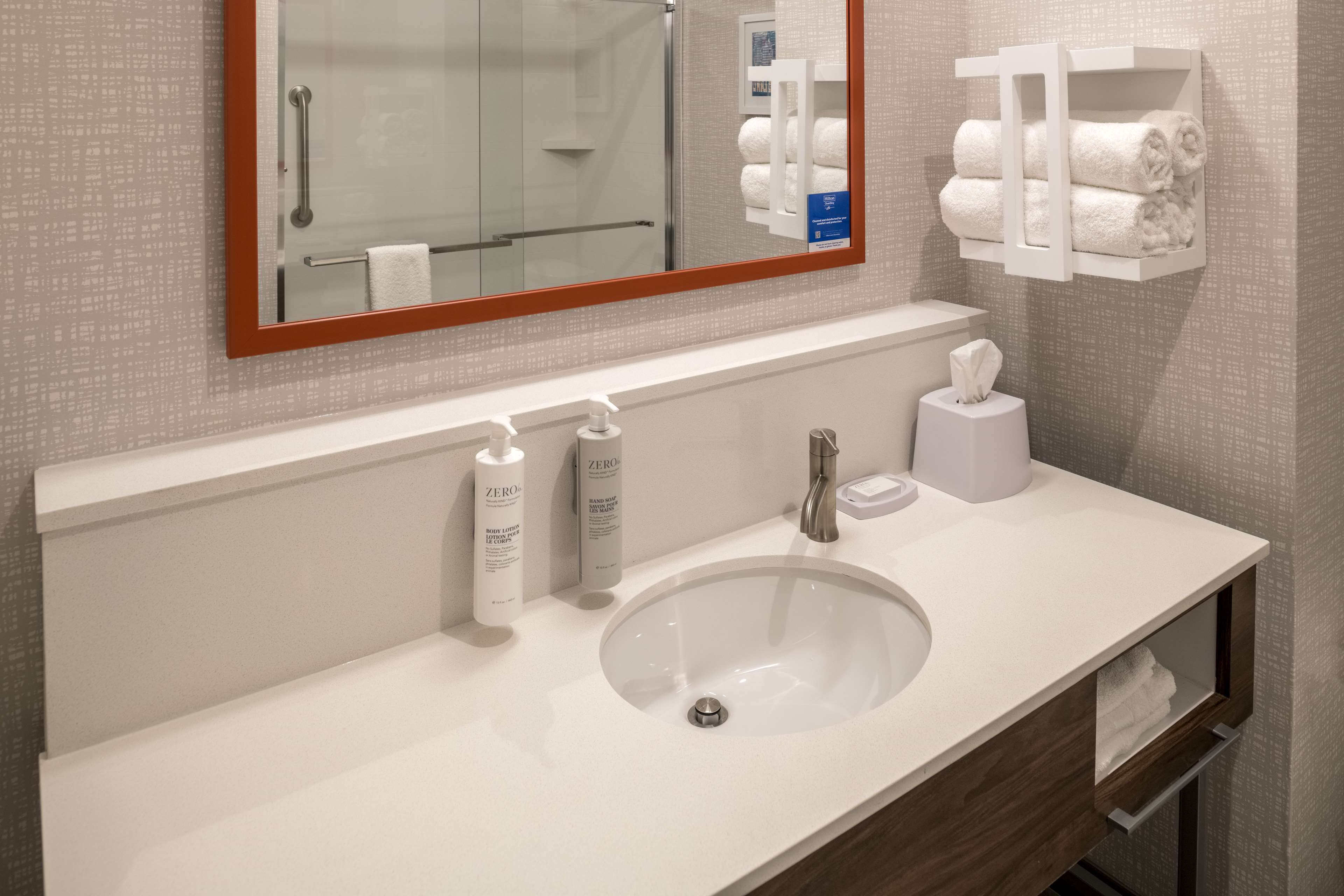 Hampton Inn & Suites by Hilton Huntington Downtown - Tap to explore photos