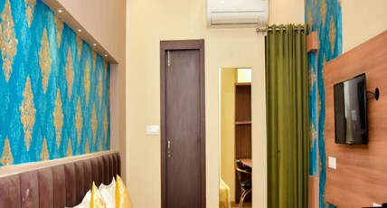 Hotel Olive Crown Room Type - Deluxe Room