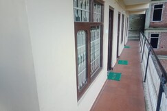 The Captain B&B | Rooms & Caretaker